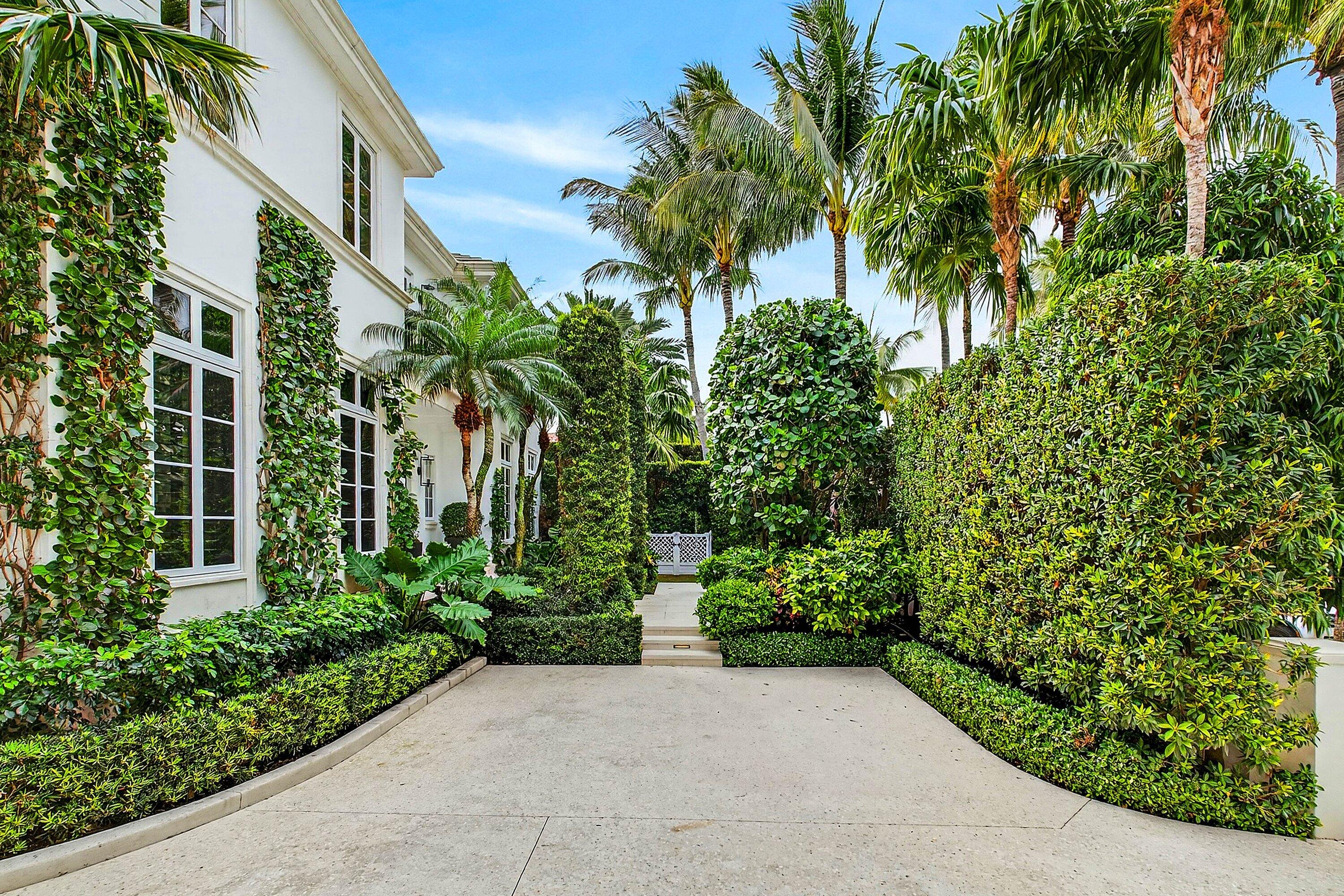 232 Seabreeze Avenue