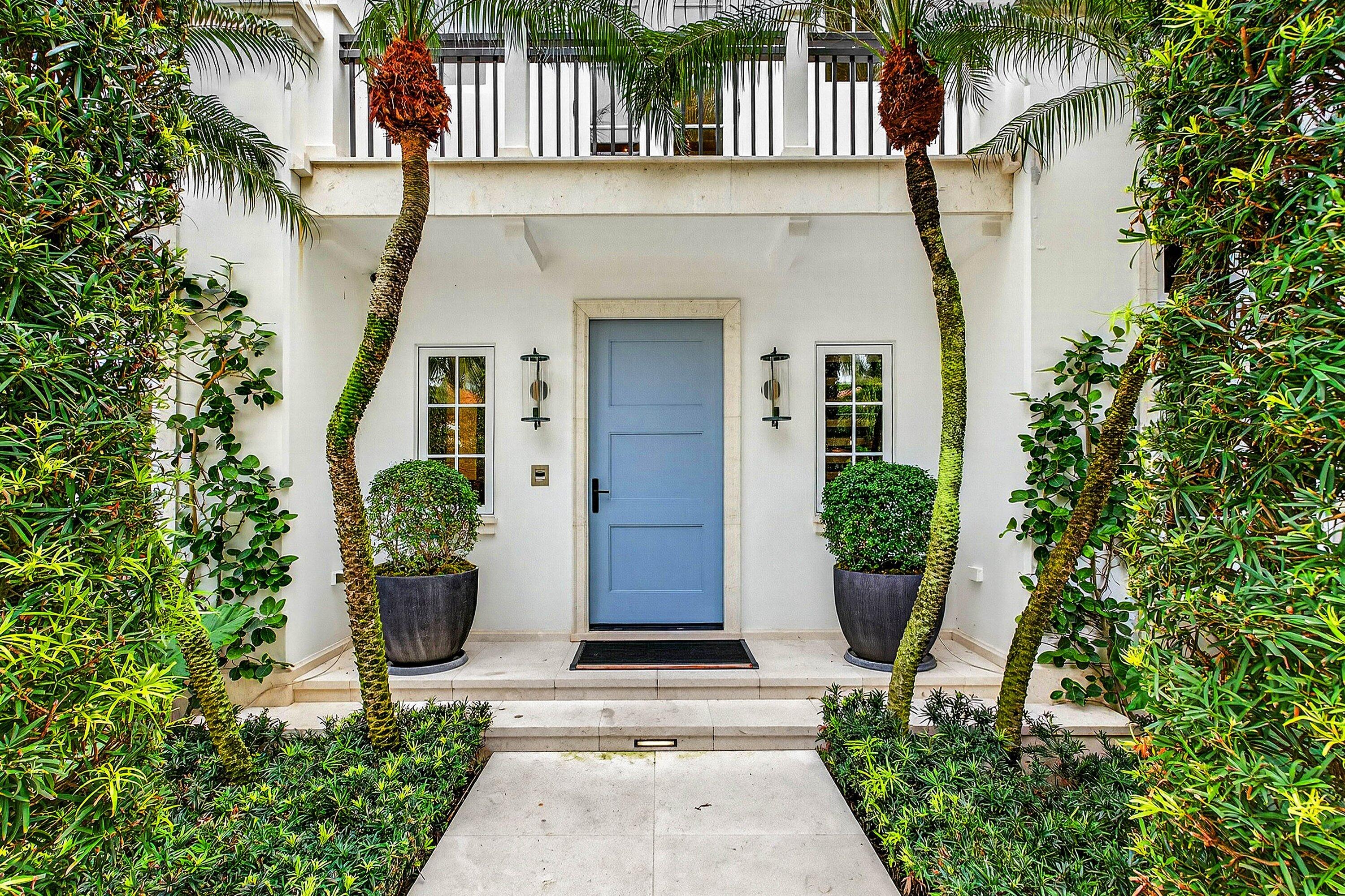 232 Seabreeze Avenue