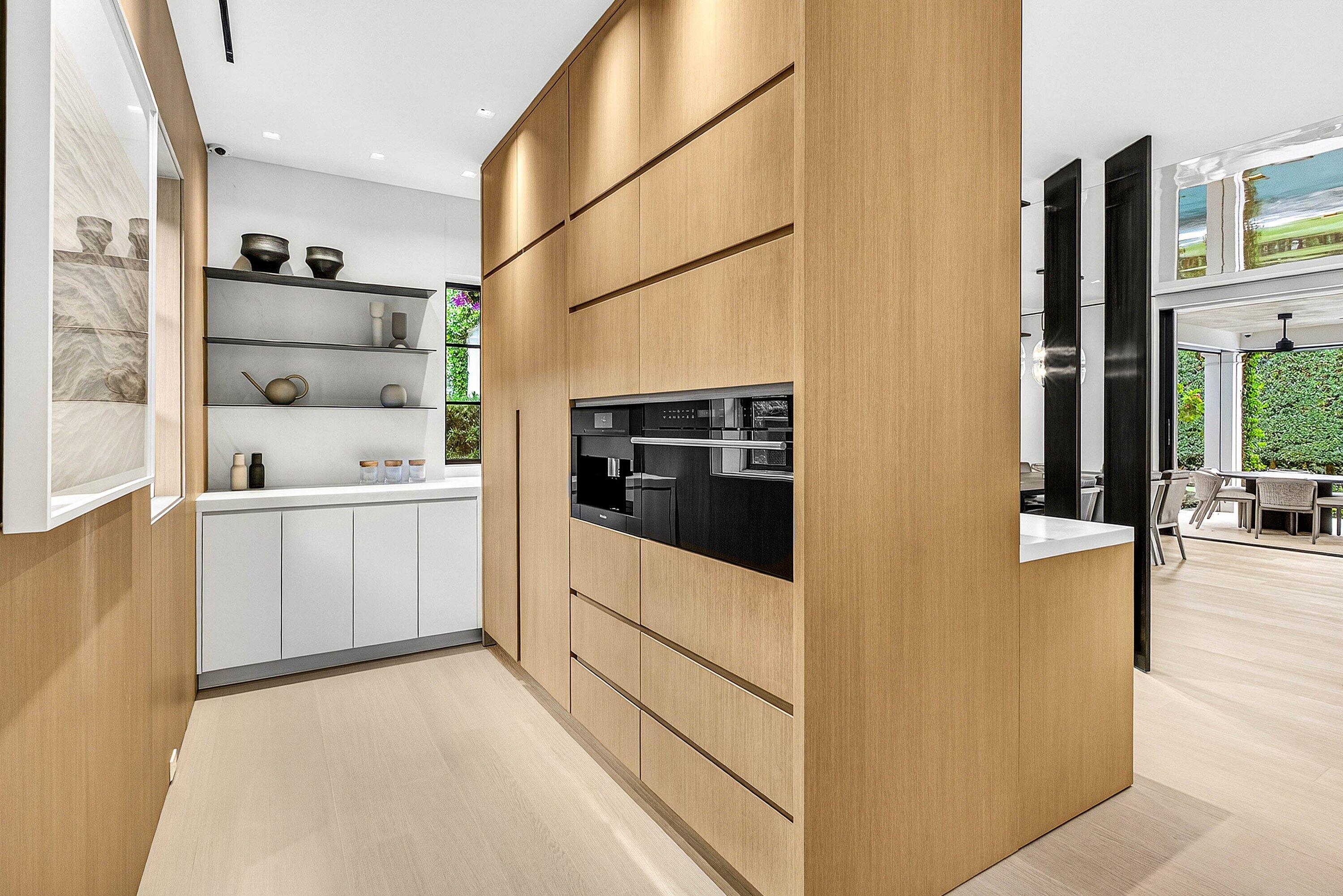 232 Seabreeze Avenue