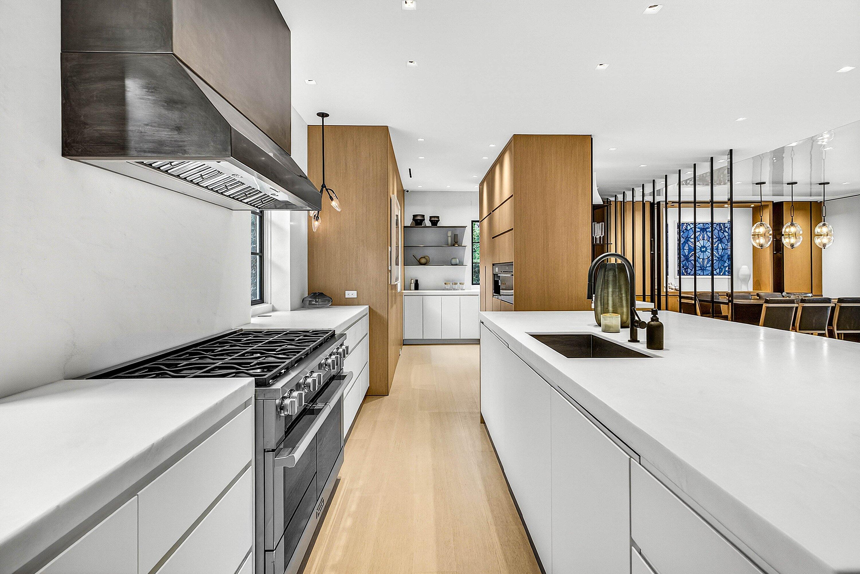 232 Seabreeze Avenue