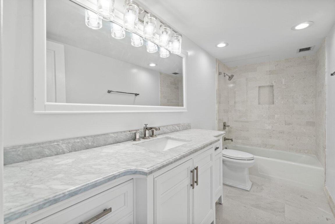 100 Worth Avenue 320