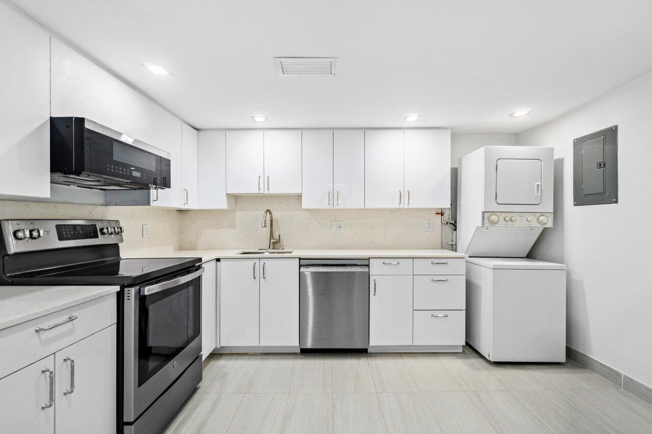 100 Worth Avenue 320