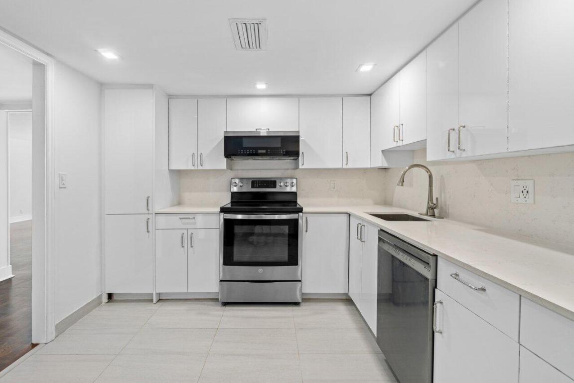 100 Worth Avenue 320