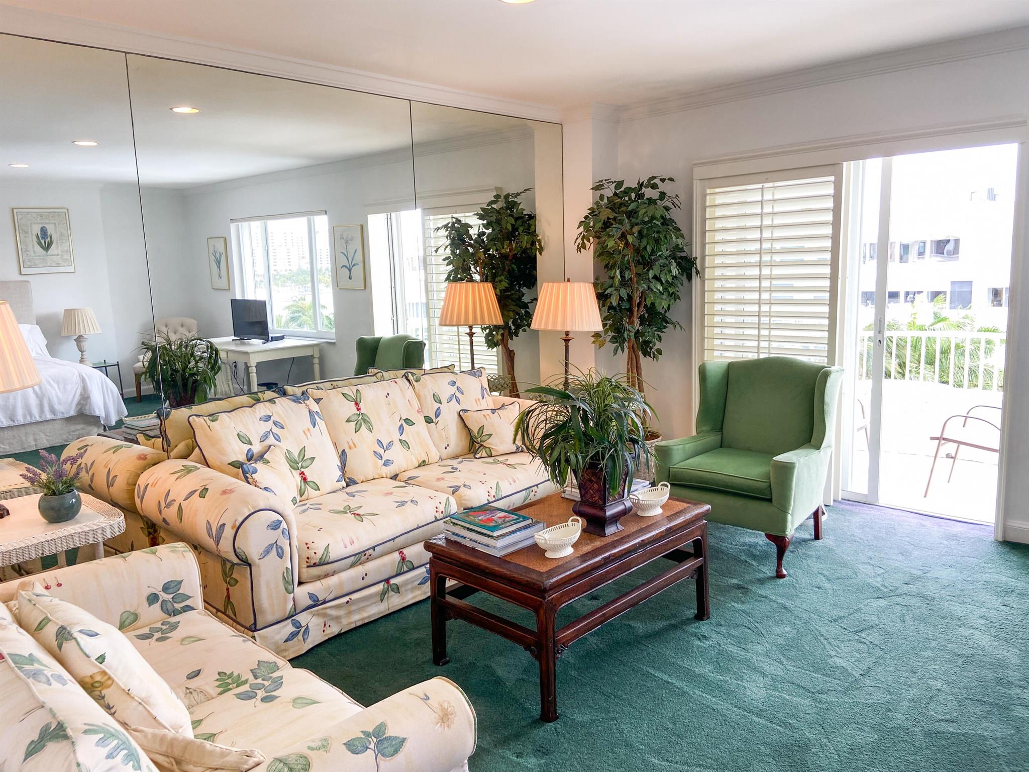 44 Cocoanut Row 610a