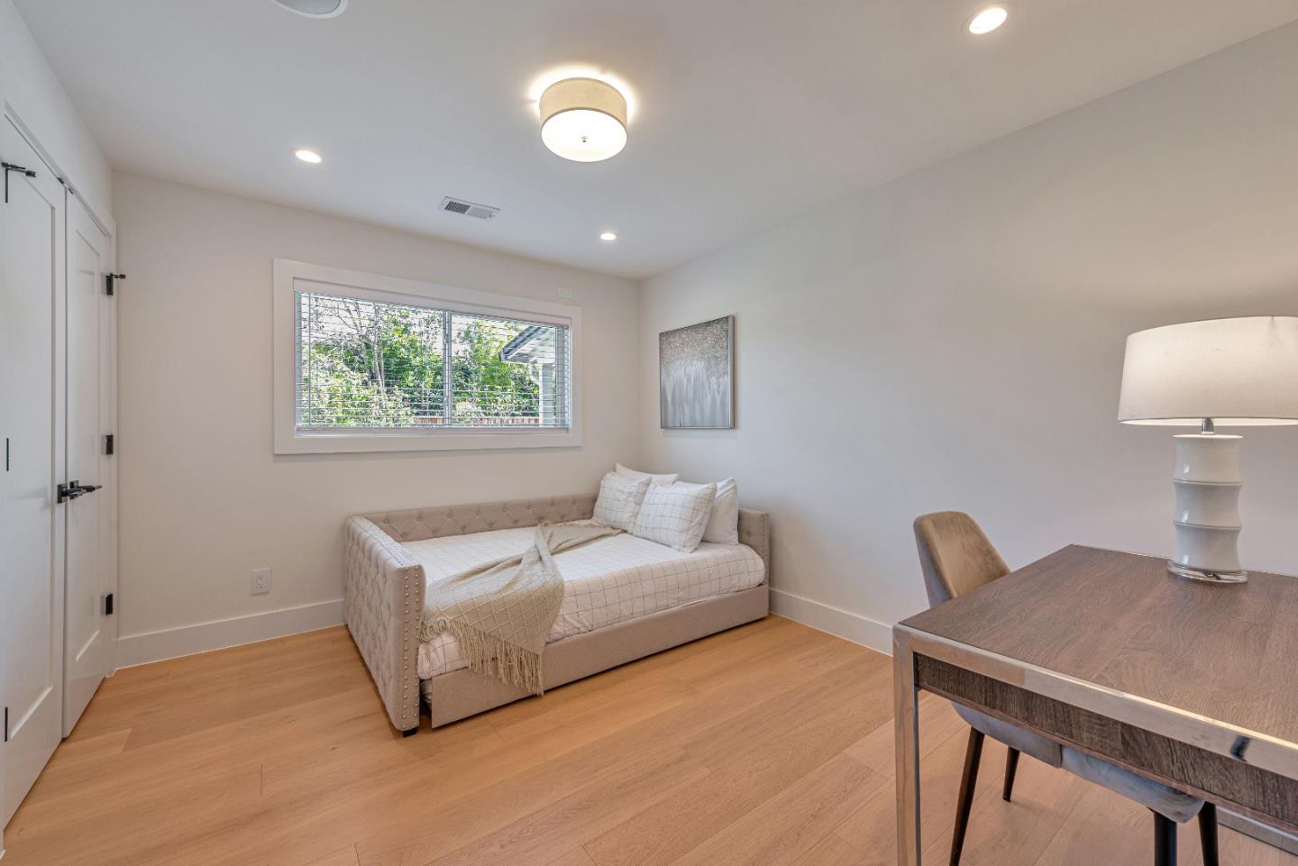 1781 Santa Cruz AVE