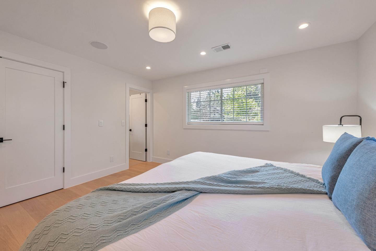 1781 Santa Cruz AVE