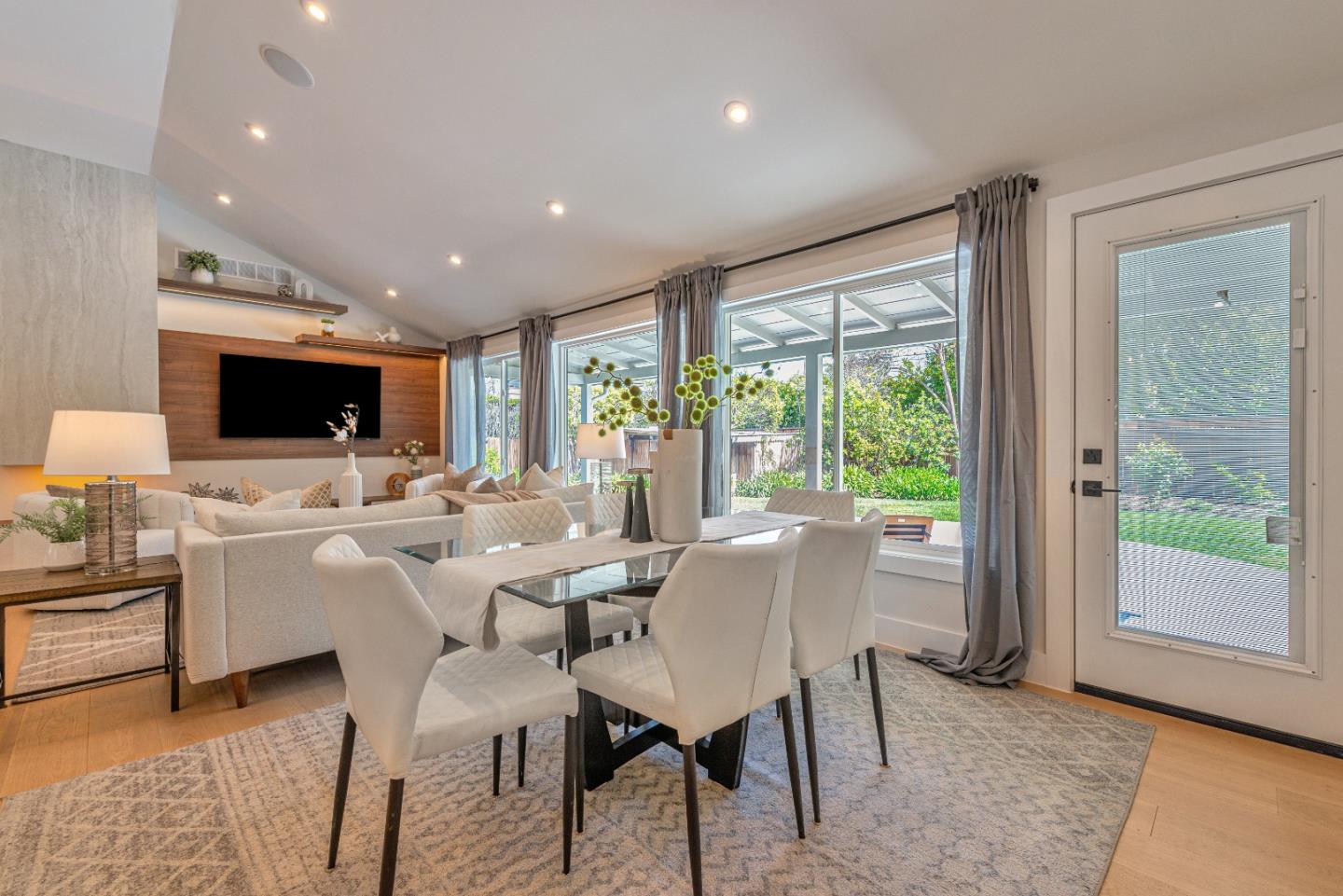 1781 Santa Cruz AVE