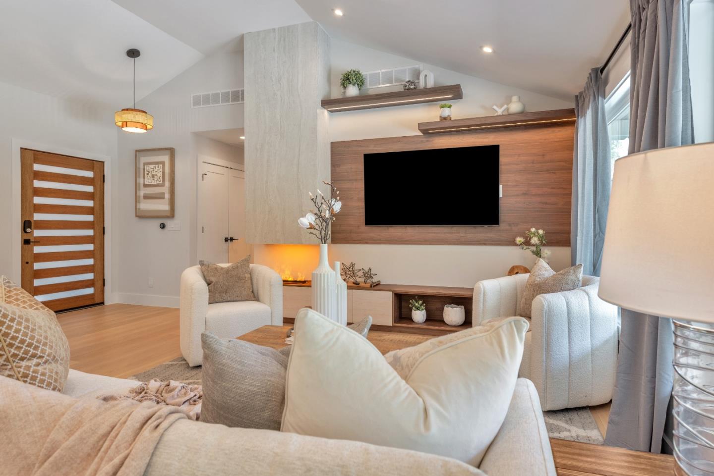 1781 Santa Cruz AVE