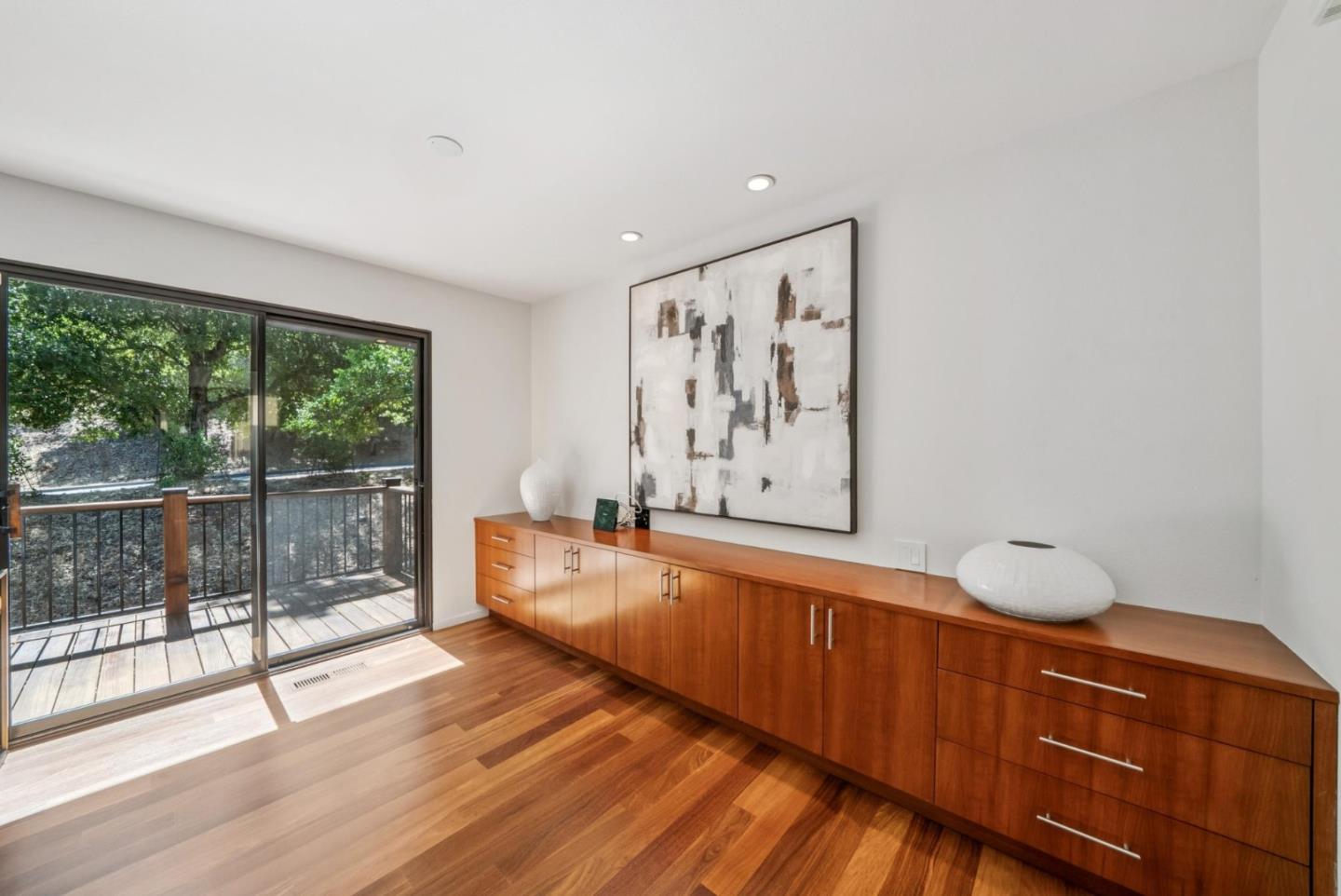 2 Thistle Street