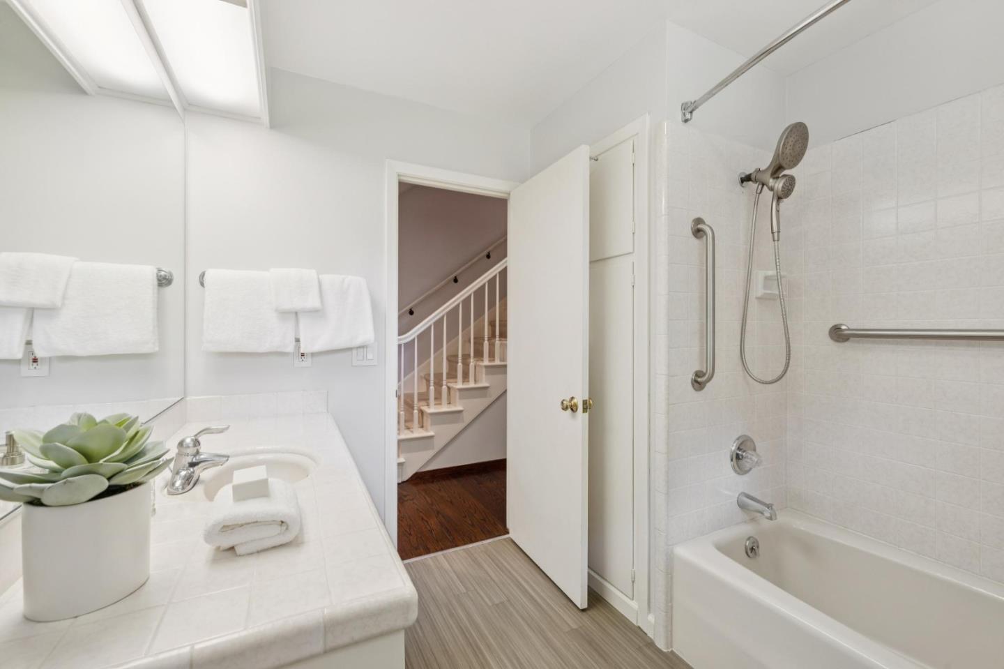 51 Toyon Road