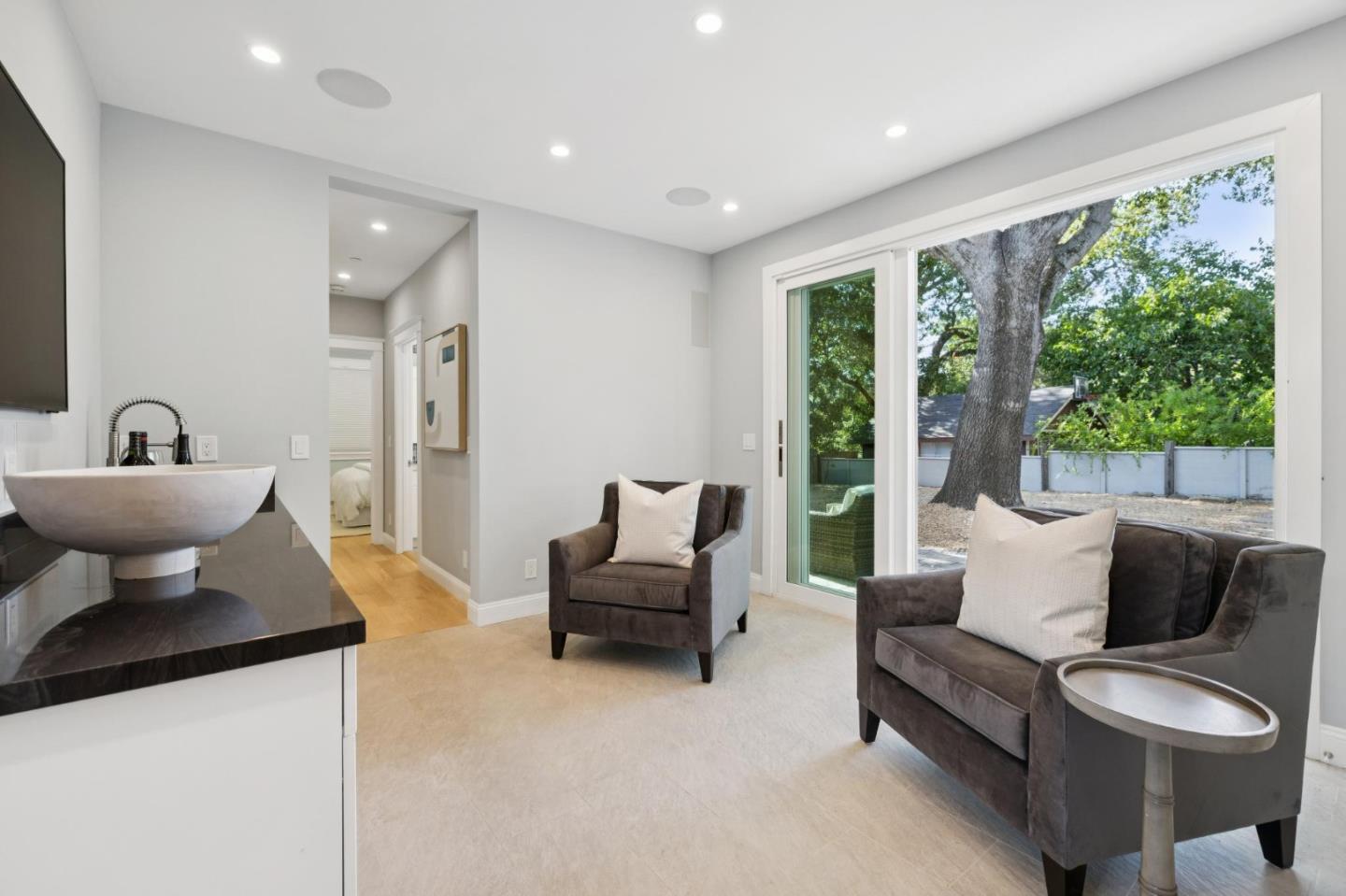 118 Hillside Drive