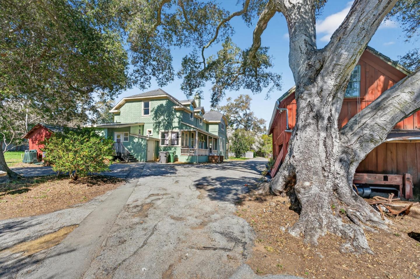 3215 Woodside Road