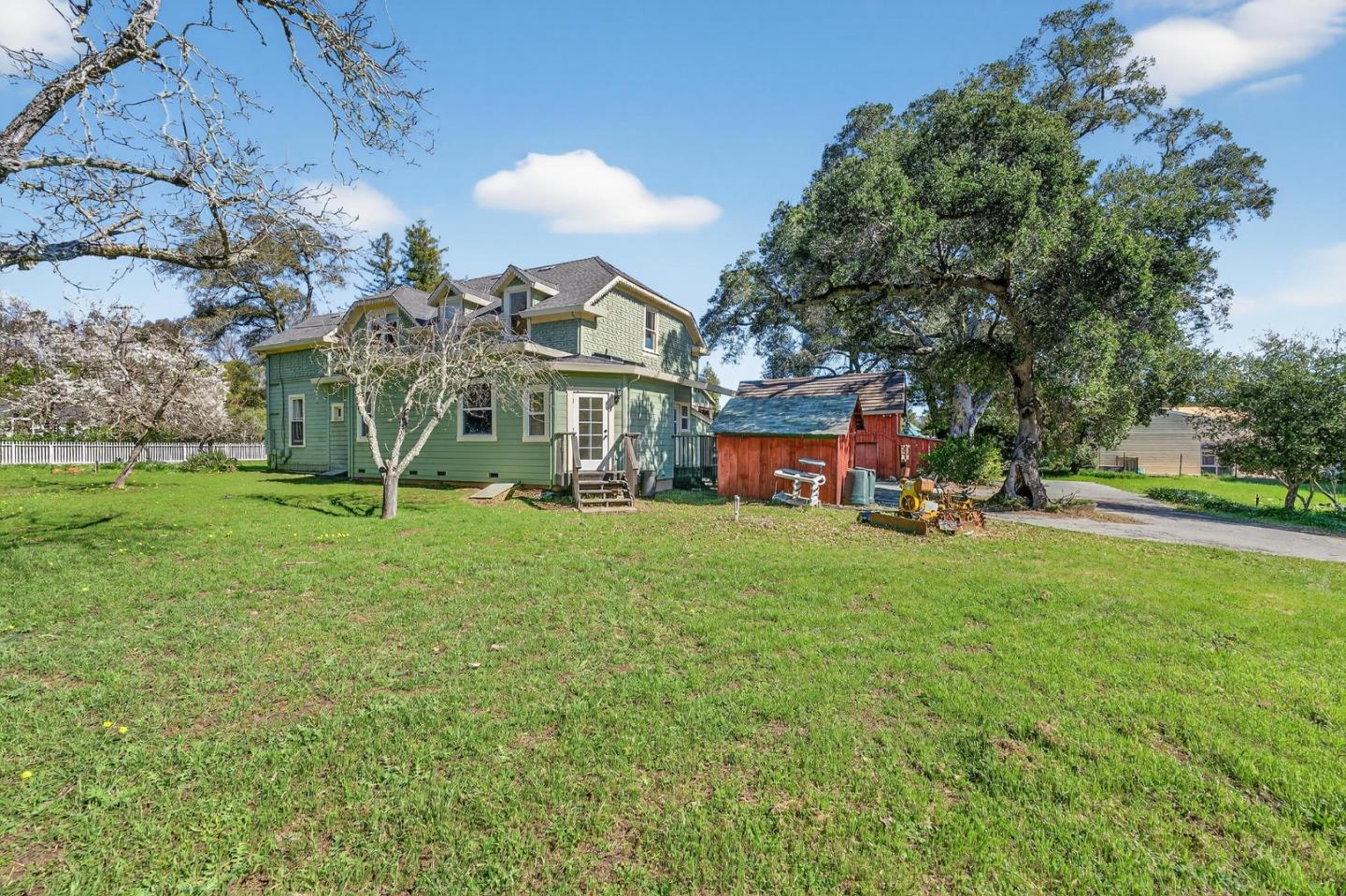 3215 Woodside Road