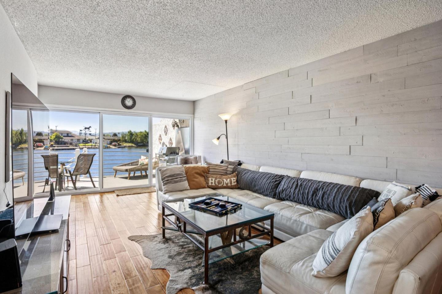 412 Fathom Drive