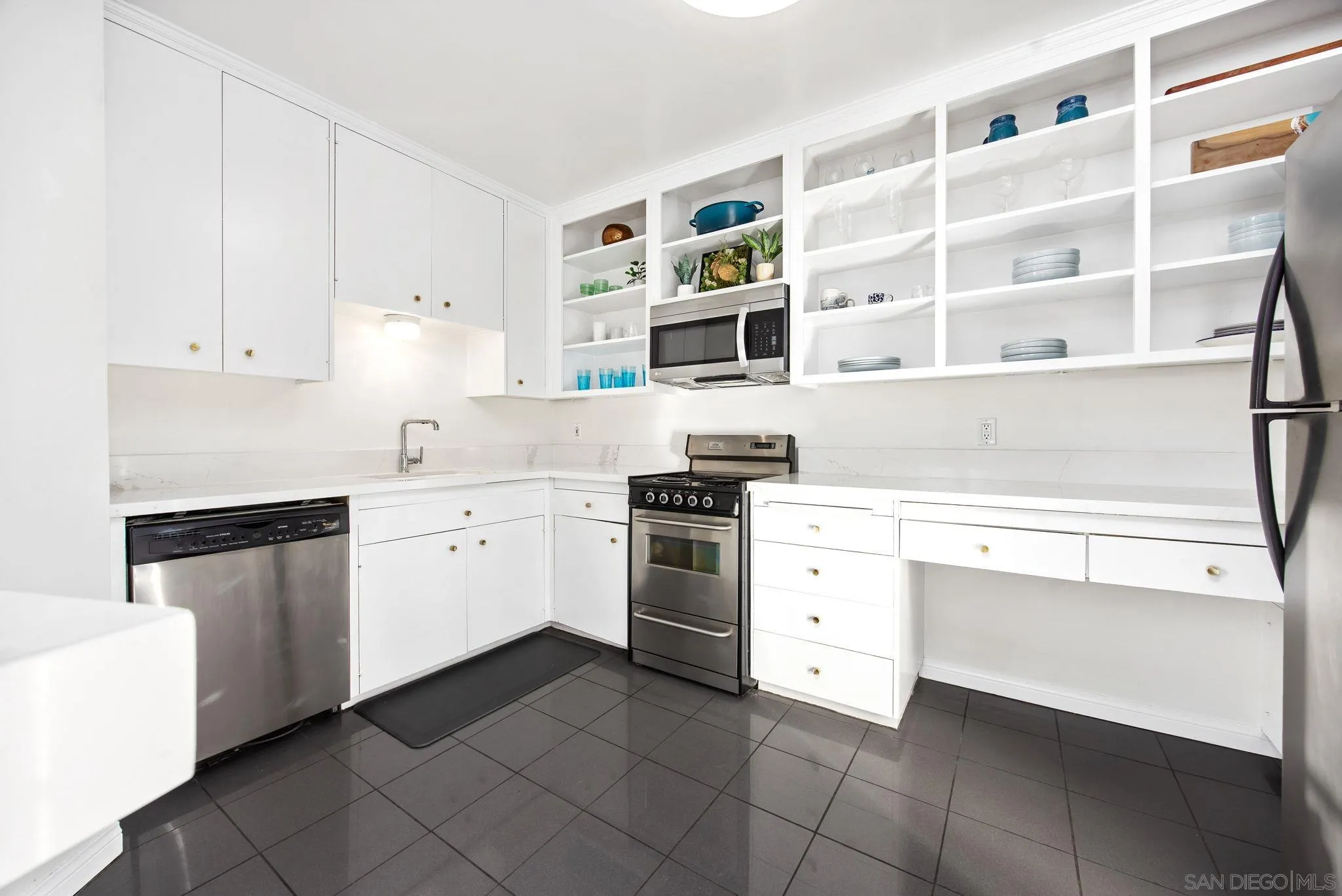 2701 2nd Ave Unit 201