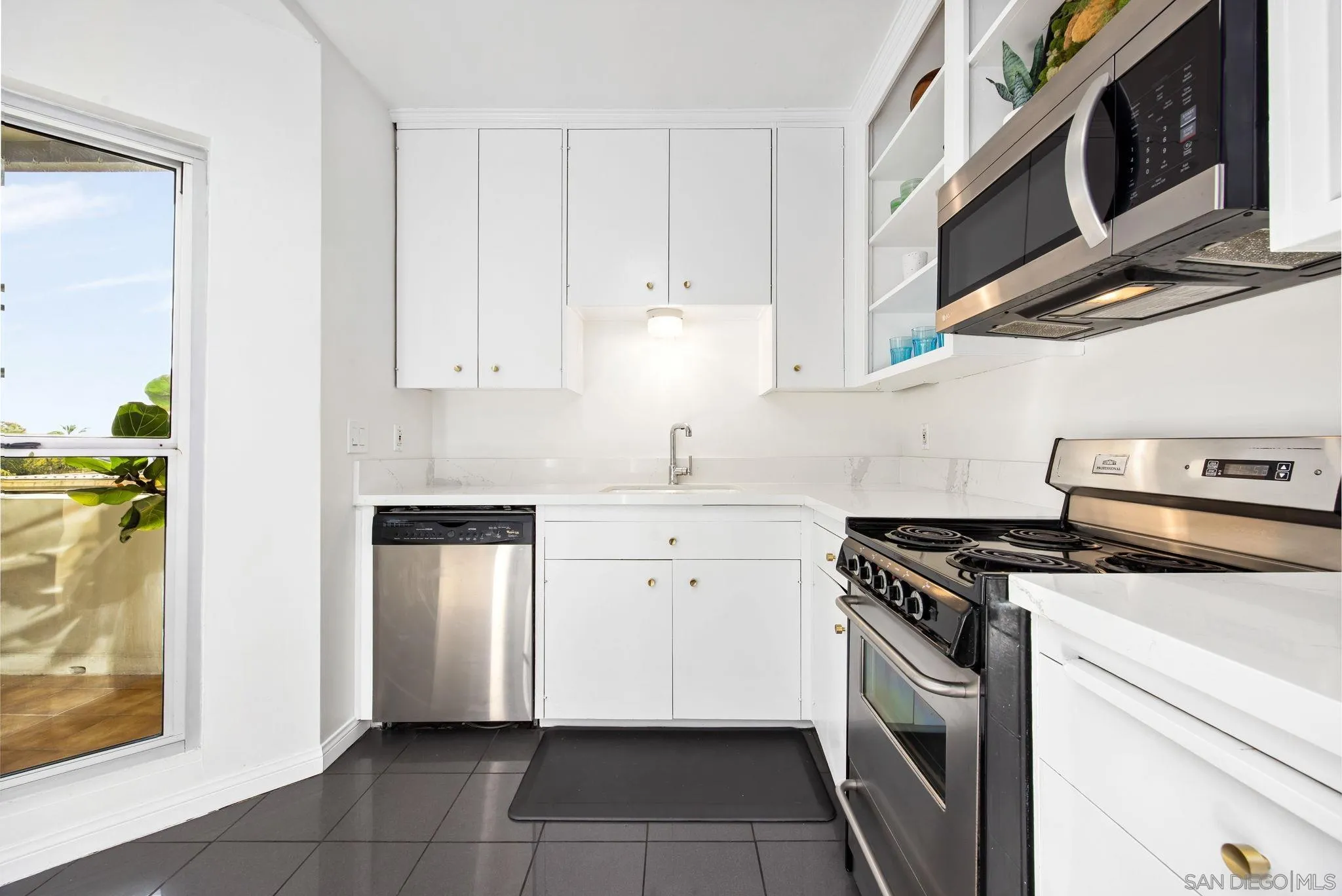 2701 2nd Ave Unit 201