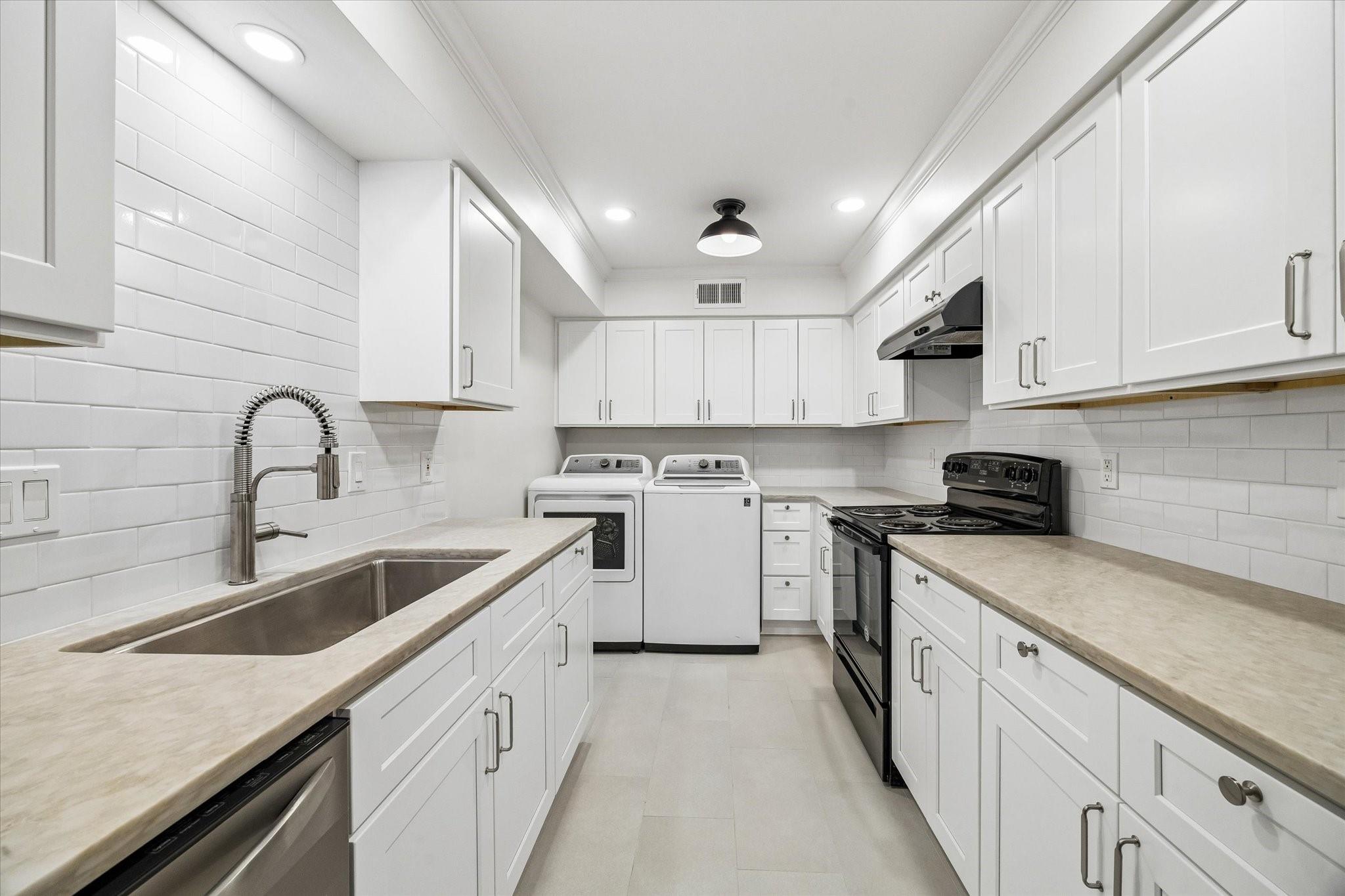 357 N Post Oak Lane # 102