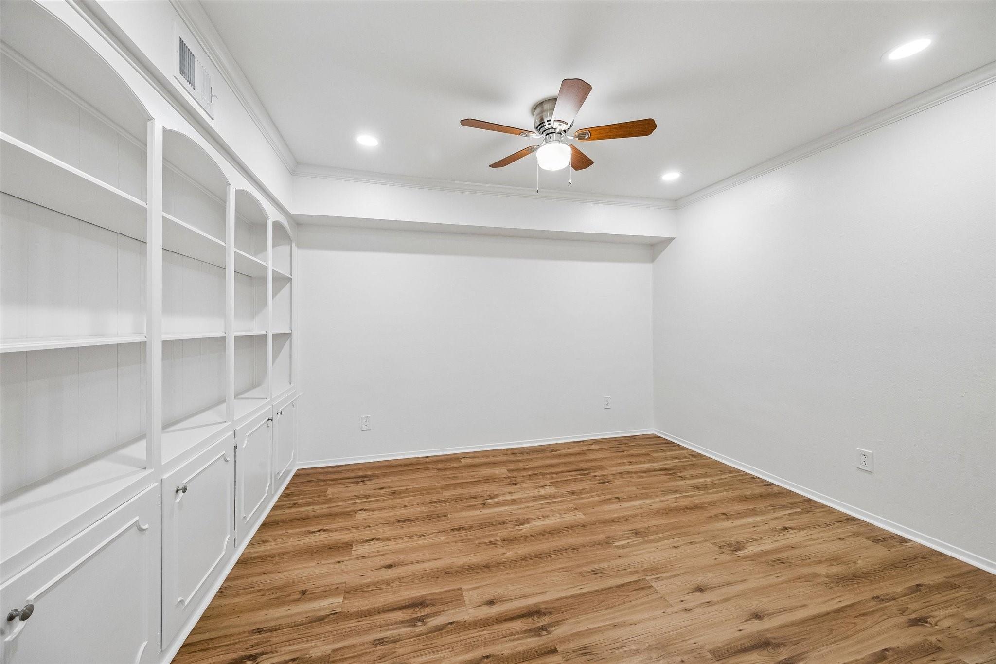 357 N Post Oak Lane # 102