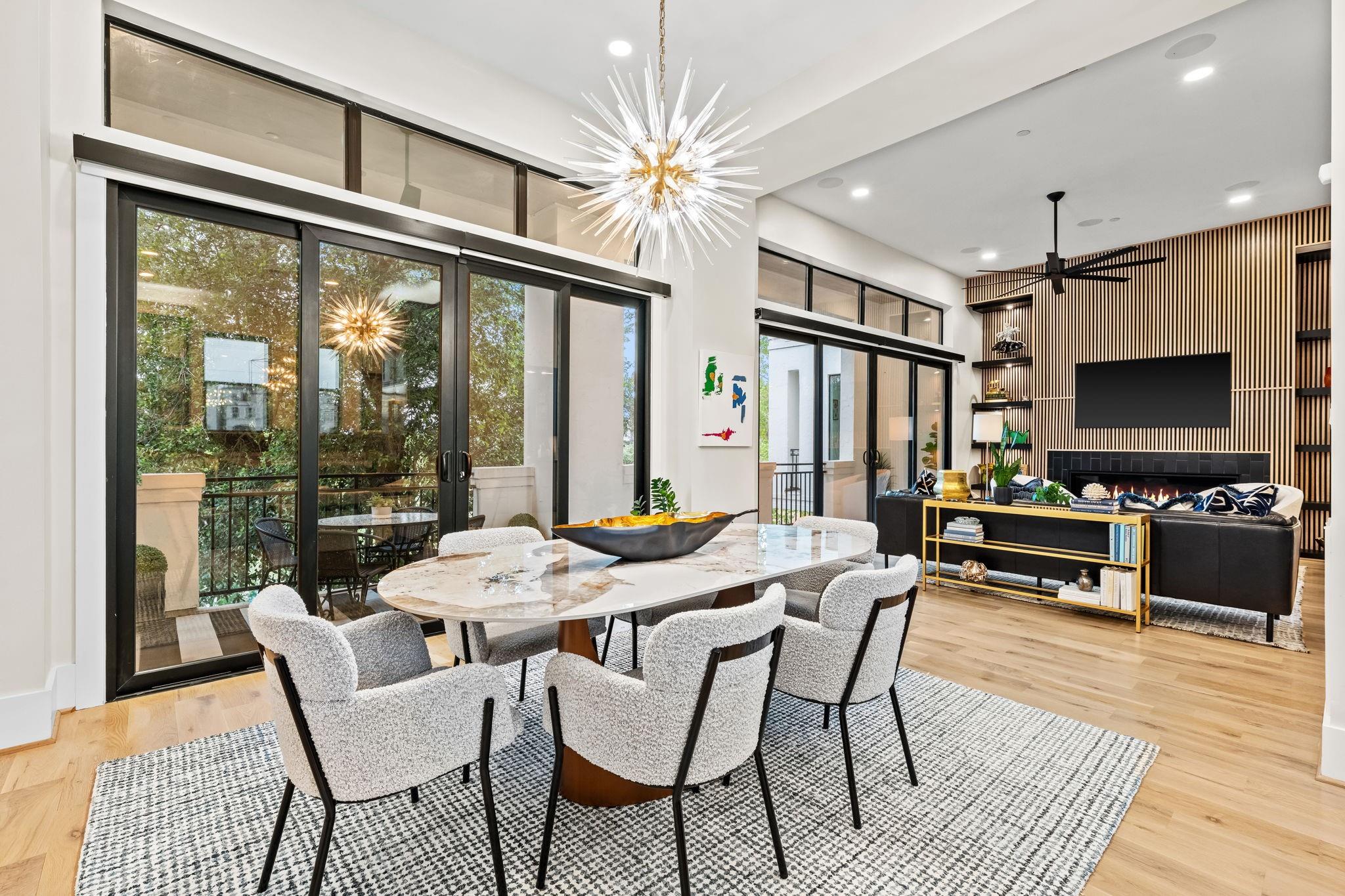 611 N Live Oak Street