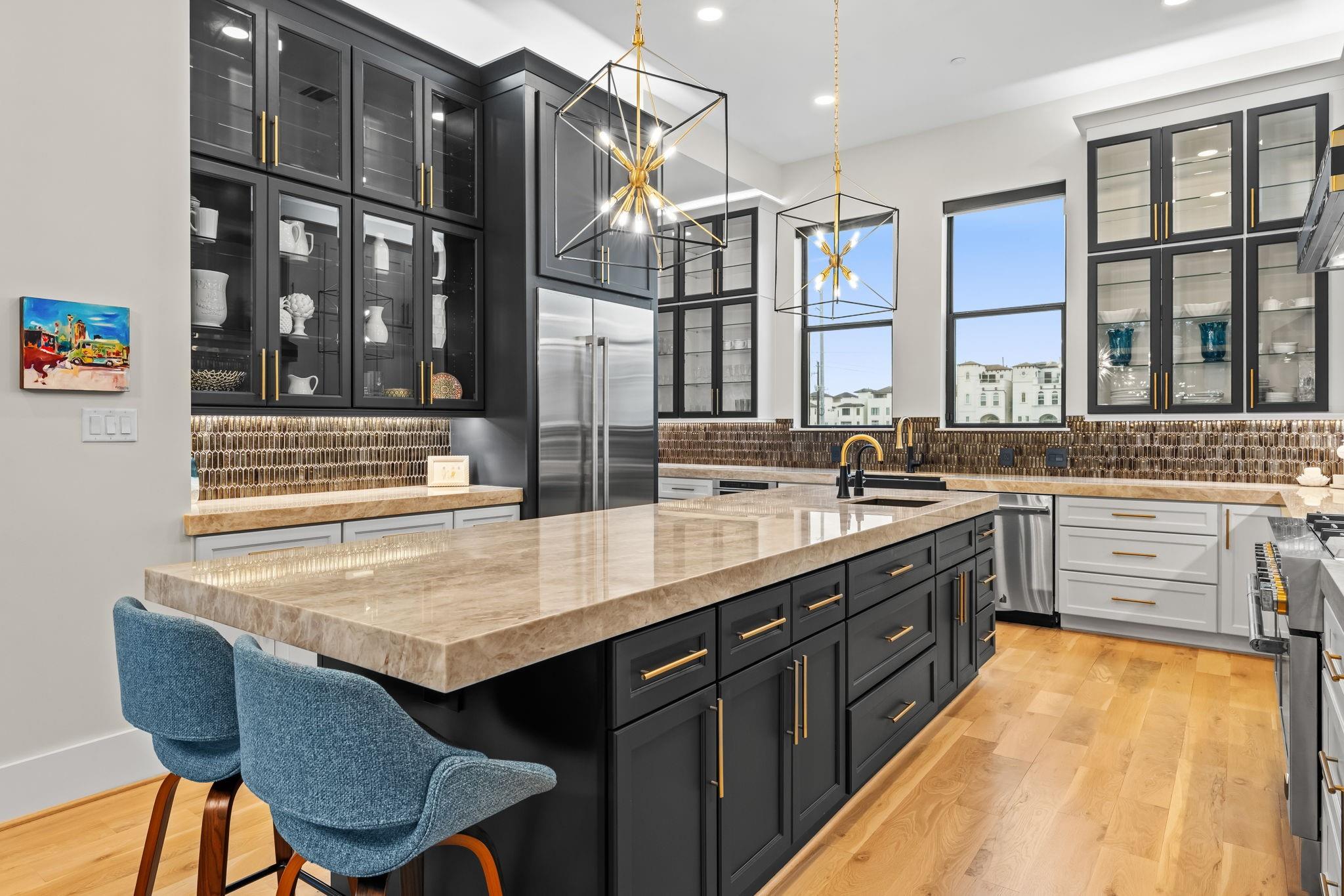 611 N Live Oak Street