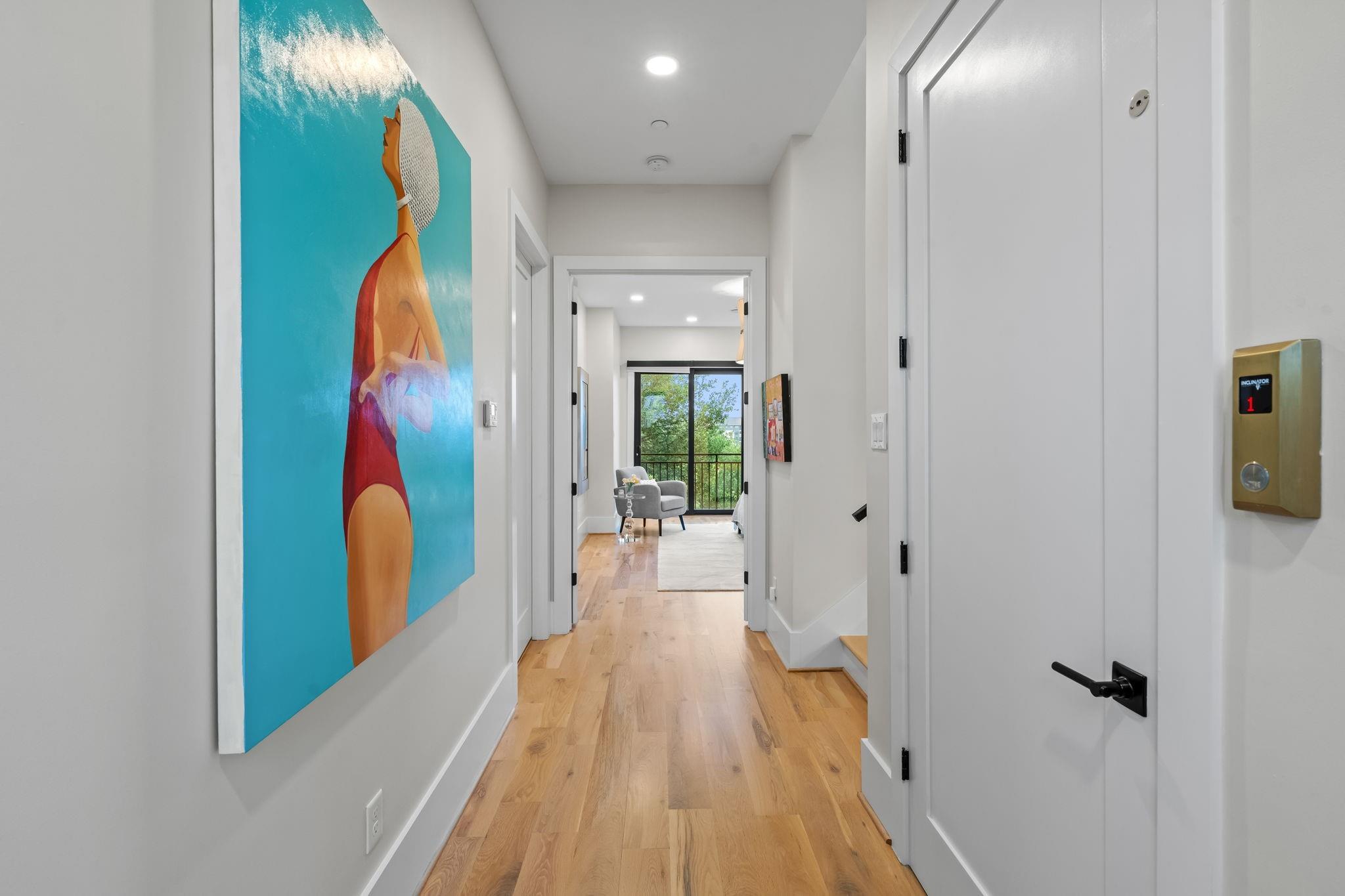 611 N Live Oak Street