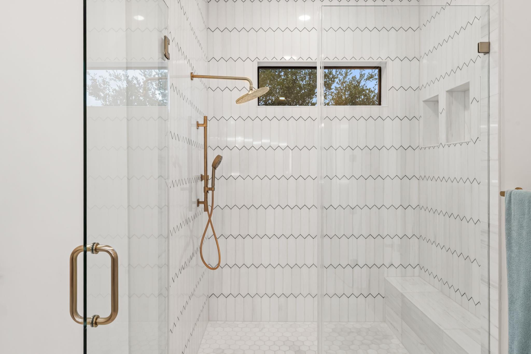 611 N Live Oak Street