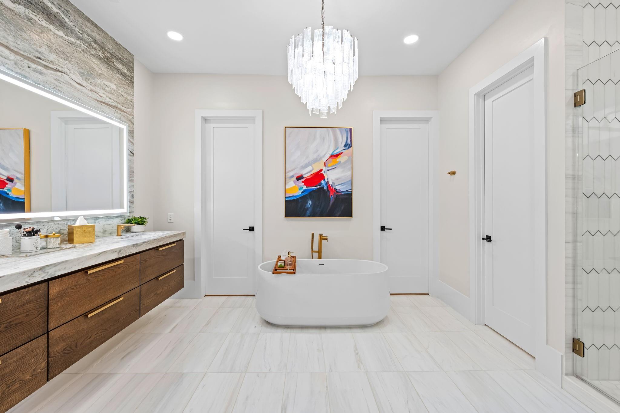 611 N Live Oak Street