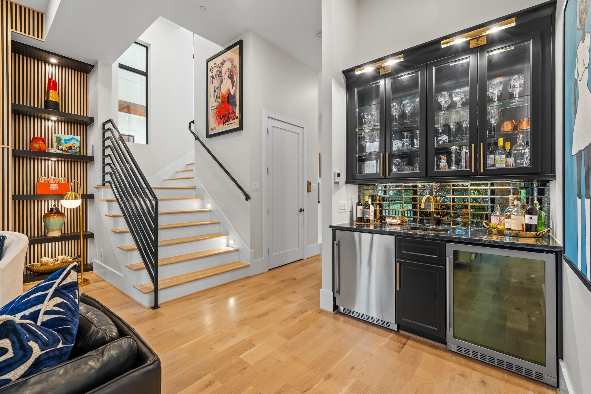 611 N Live Oak Street