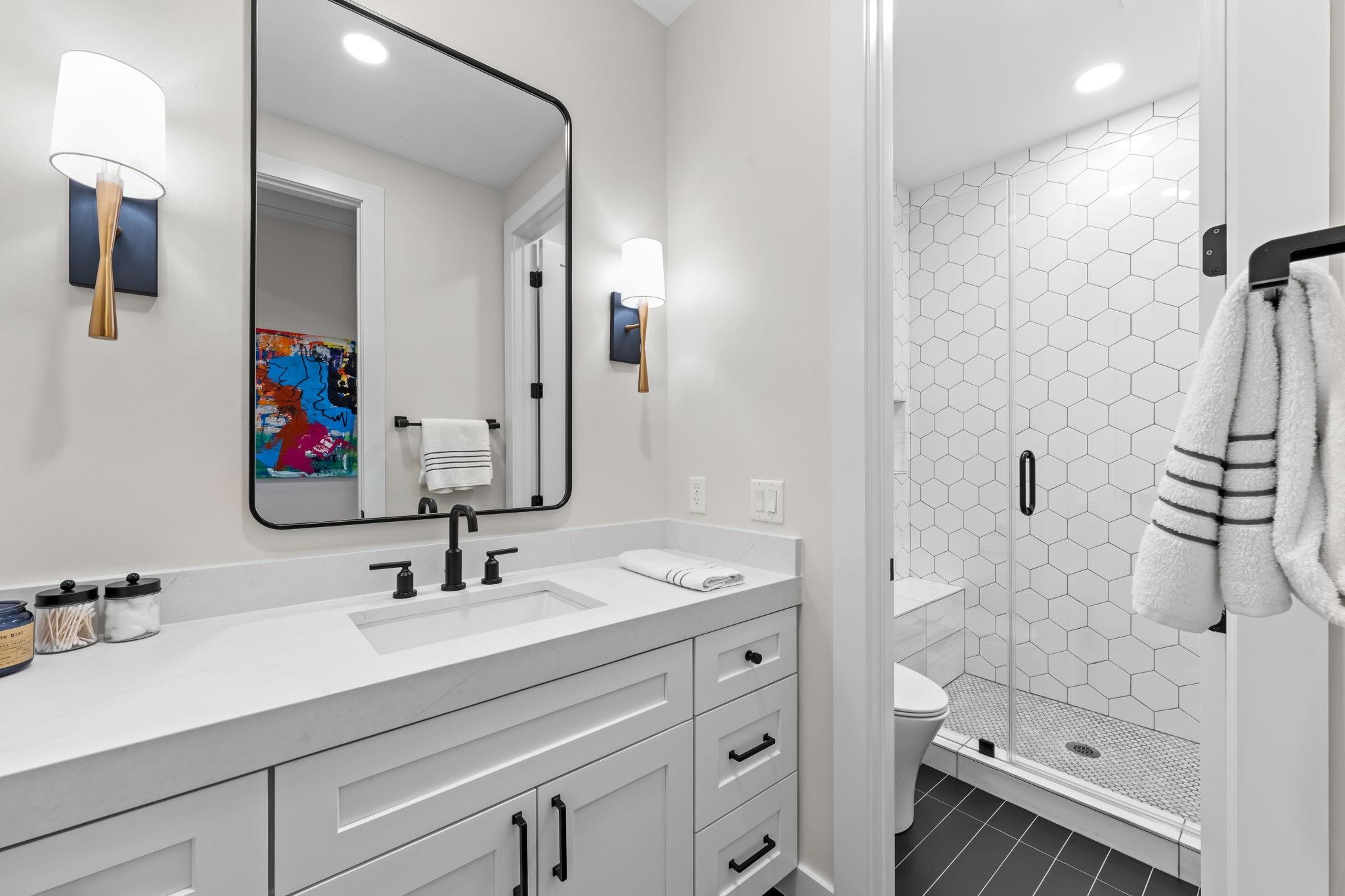 611 N Live Oak Street