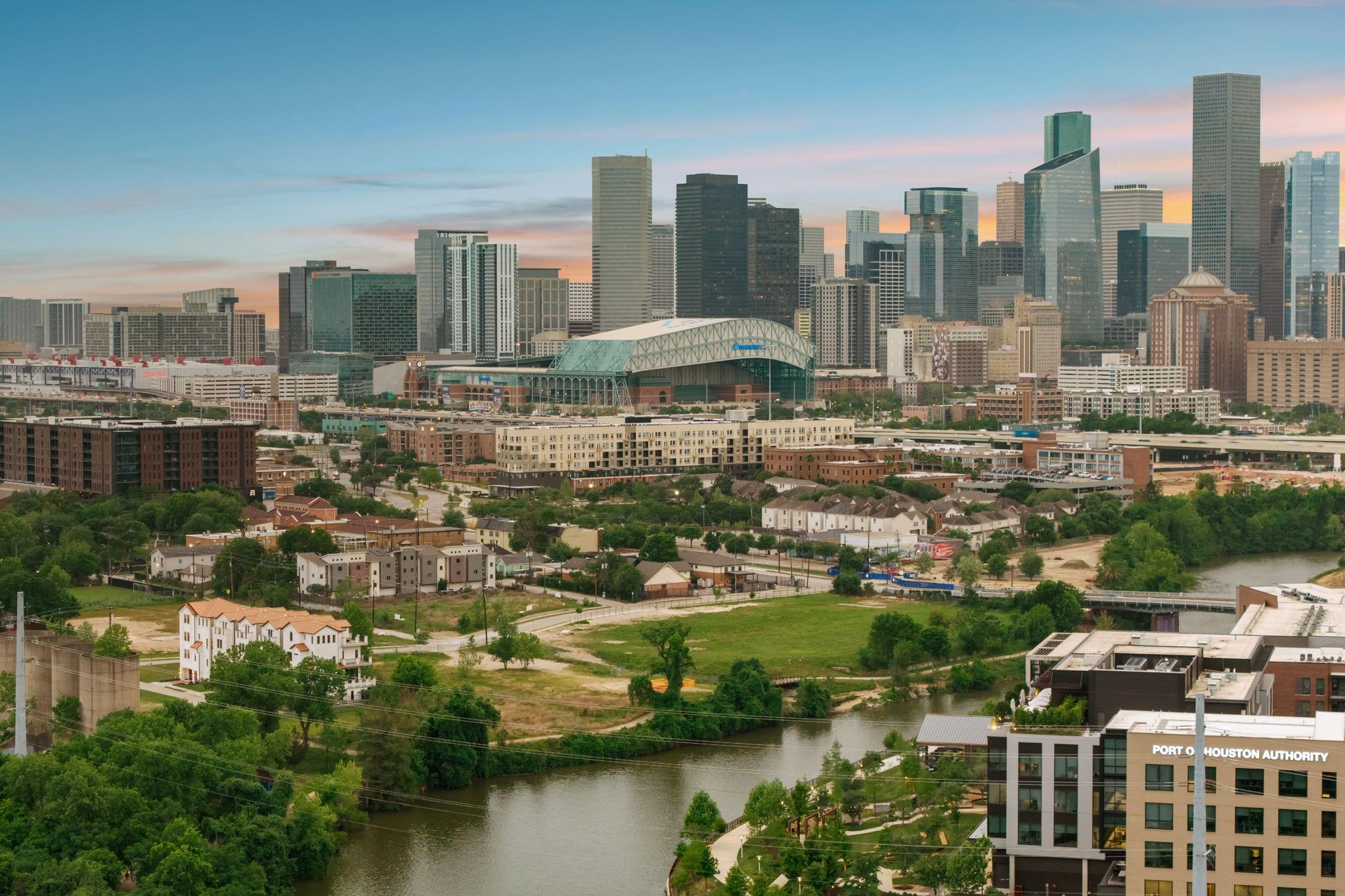 611 N Live Oak Street