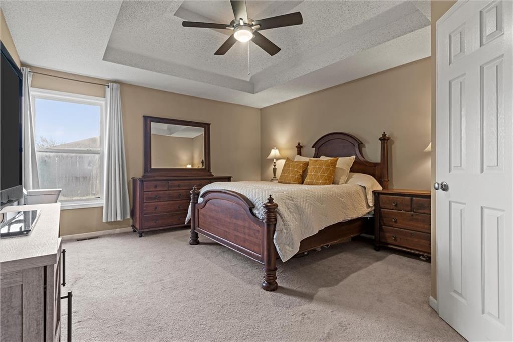 11911 N Holmes Court