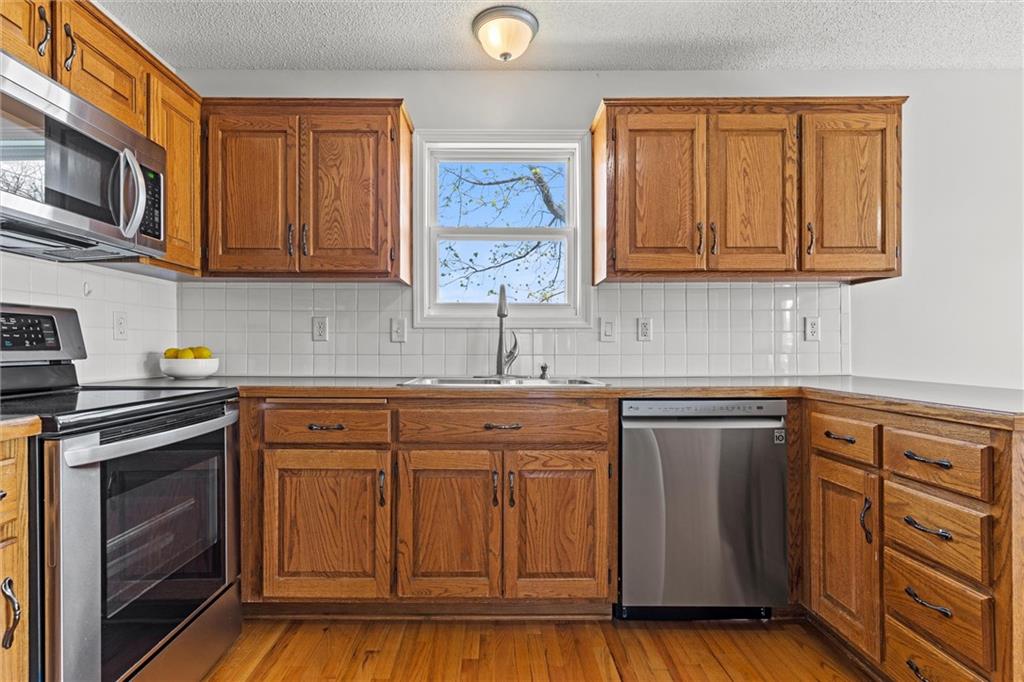 11911 N Holmes Court