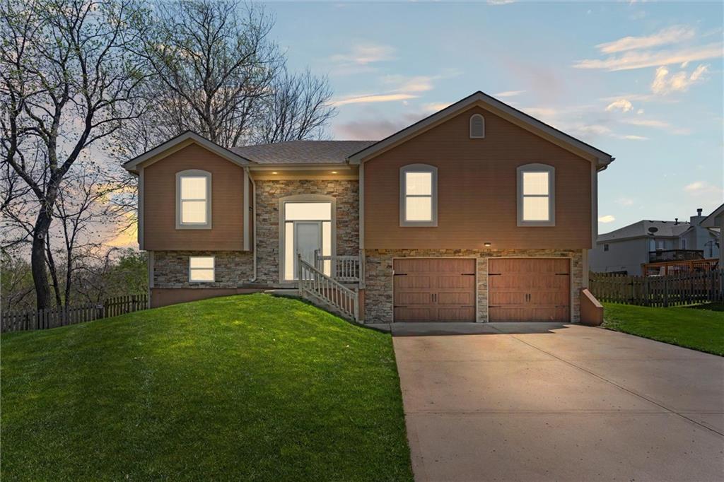 11911 N Holmes Court