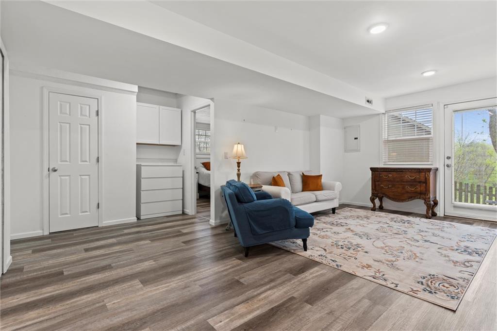 11911 N Holmes Court