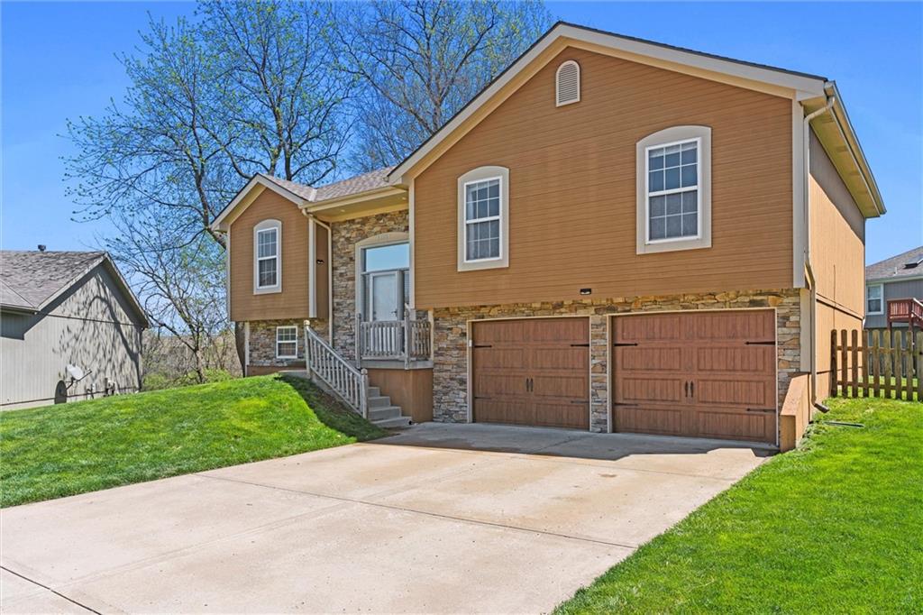 11911 N Holmes Court