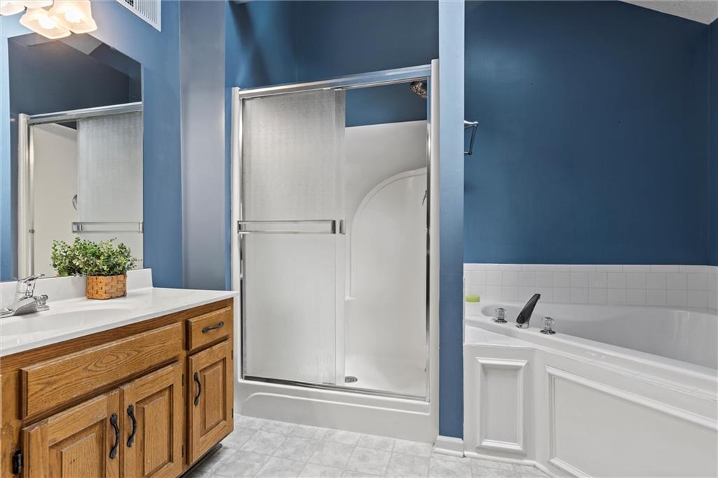 11911 N Holmes Court