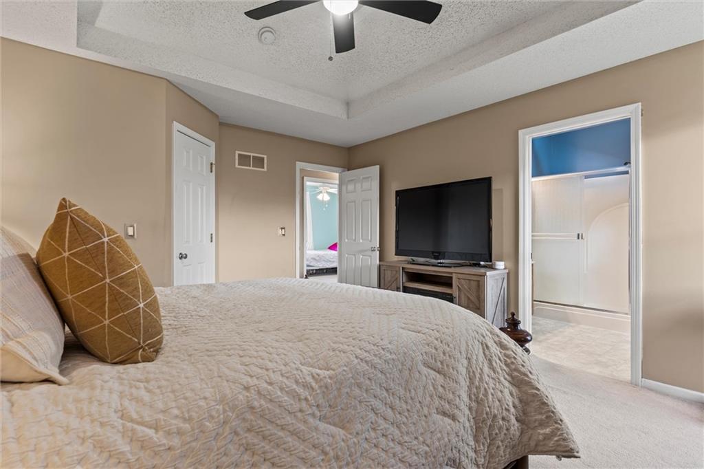 11911 N Holmes Court