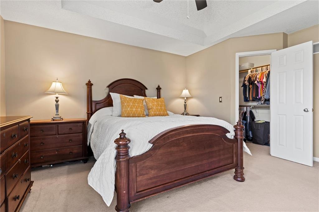 11911 N Holmes Court