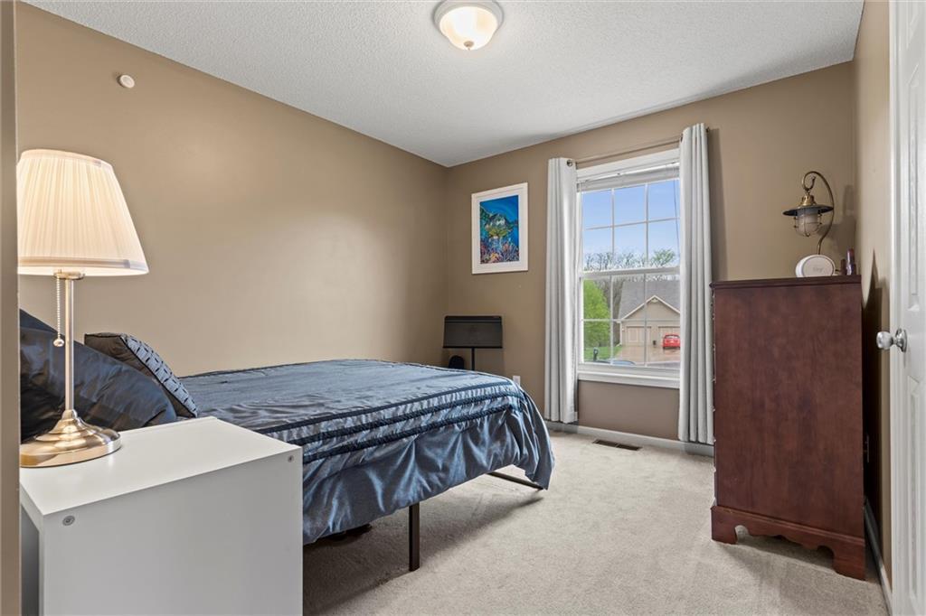 11911 N Holmes Court