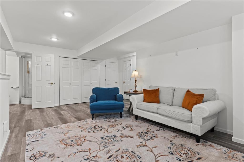 11911 N Holmes Court