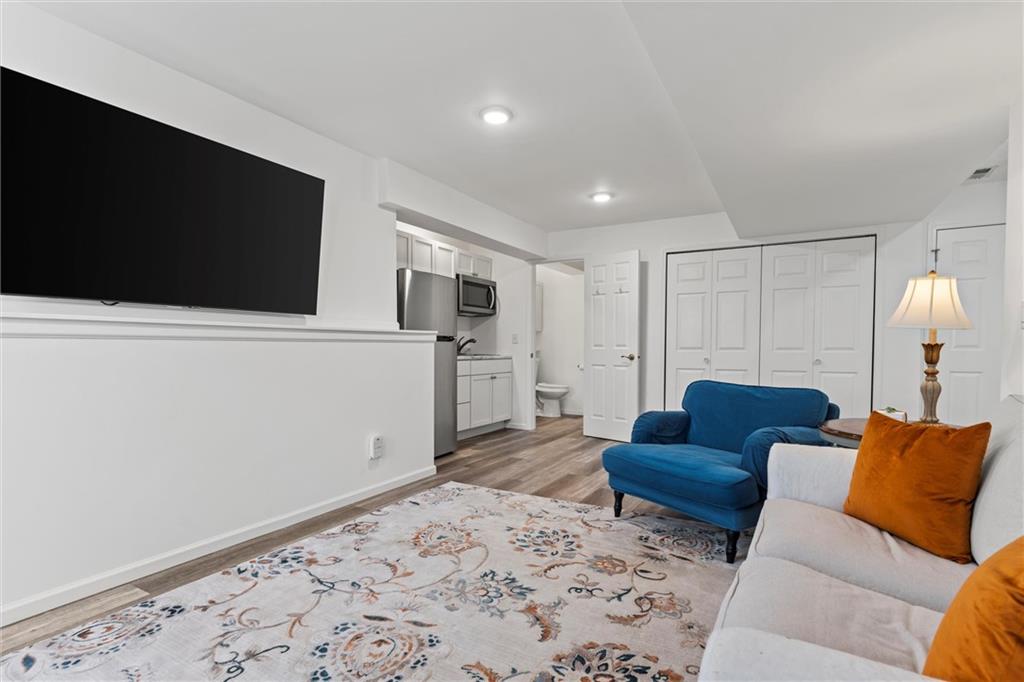 11911 N Holmes Court