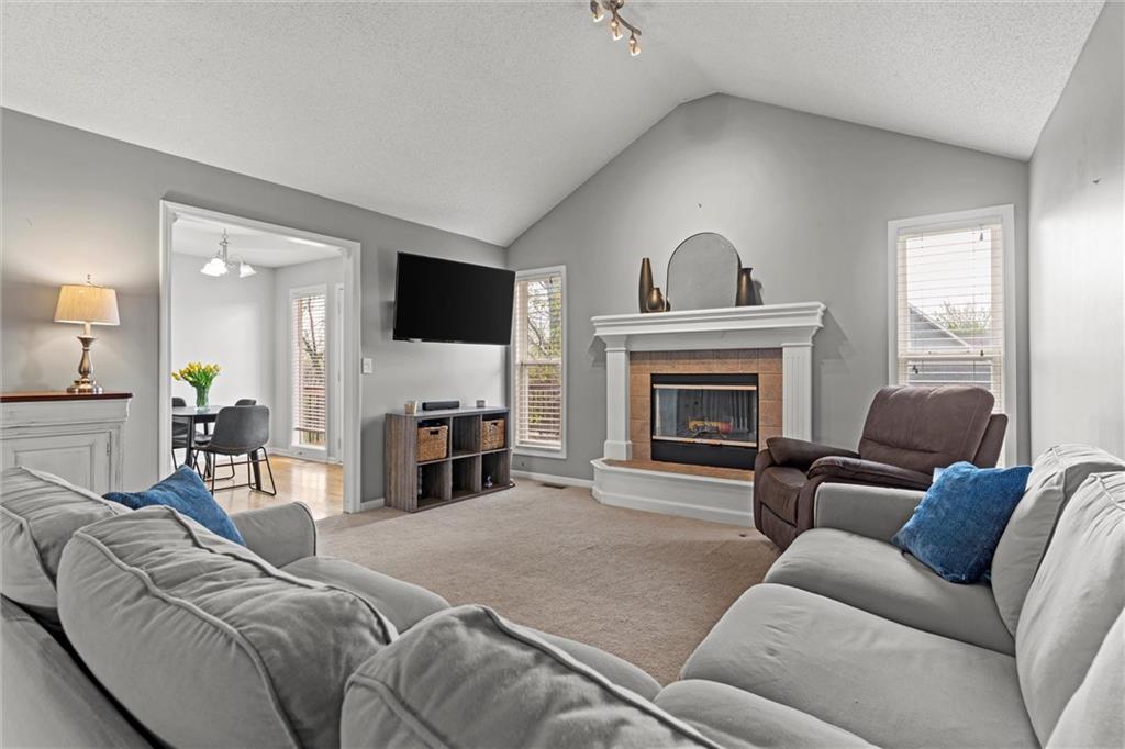 11911 N Holmes Court