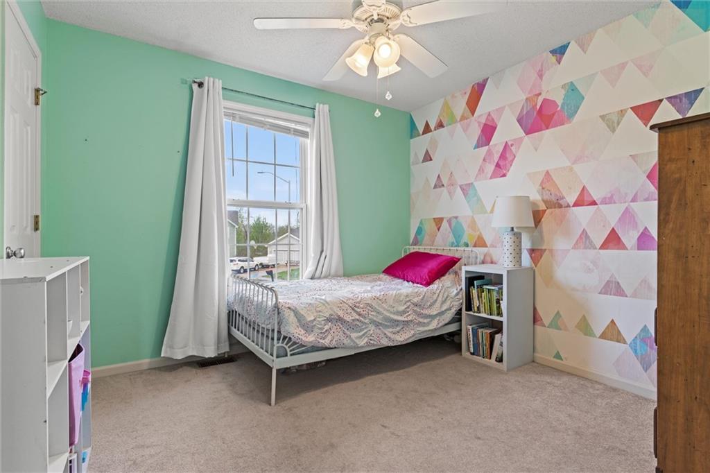 11911 N Holmes Court