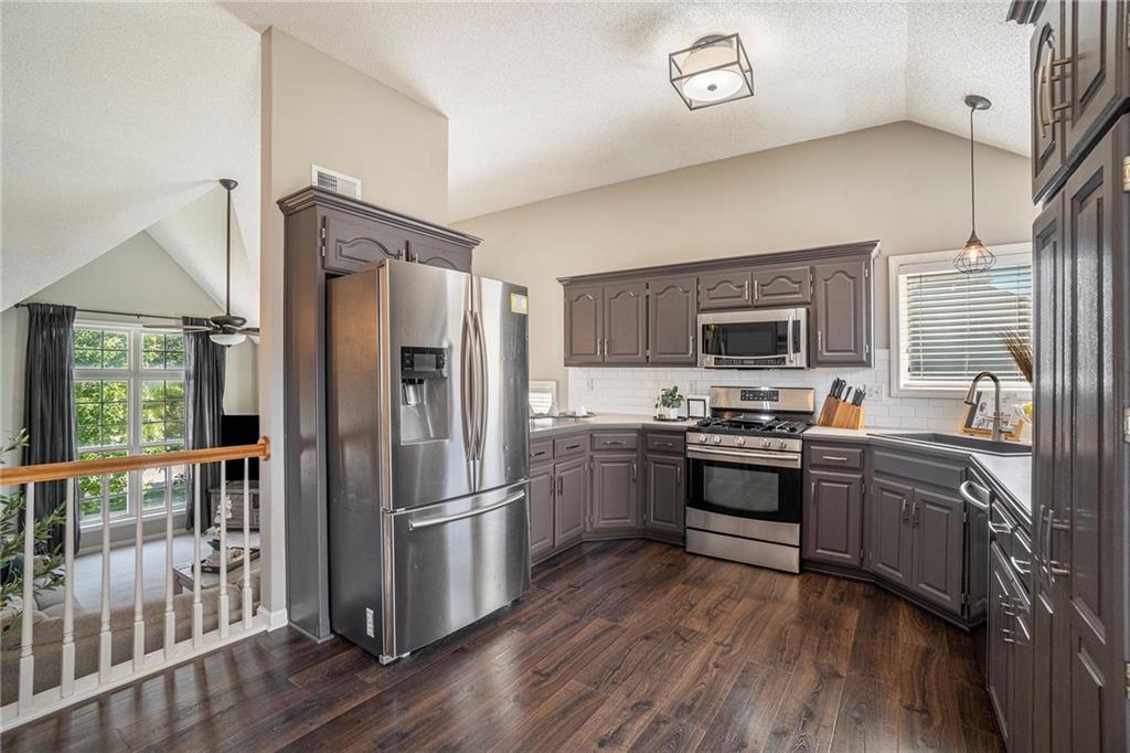 16234 W 157th Terrace