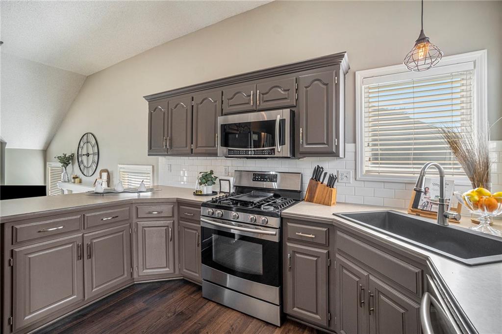 16234 W 157th Terrace