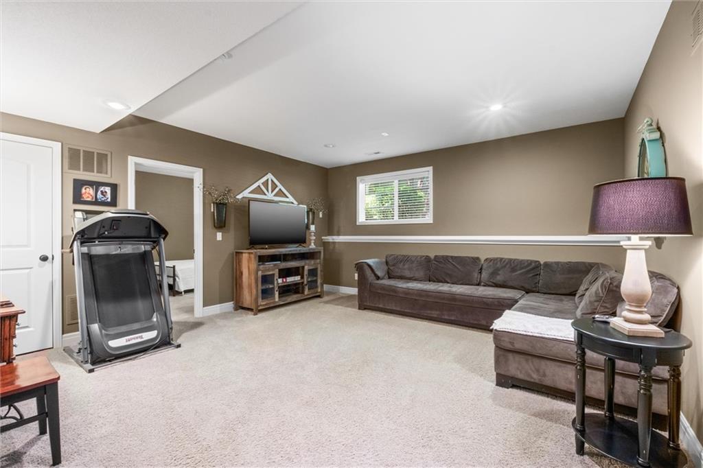 16894 S BRADLEY Drive