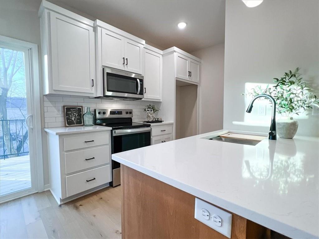 605 SW Shadow Glen Drive