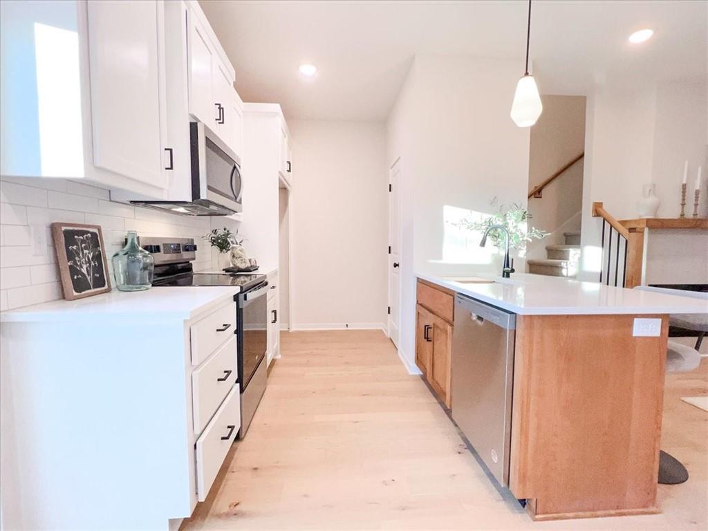 605 SW Shadow Glen Drive