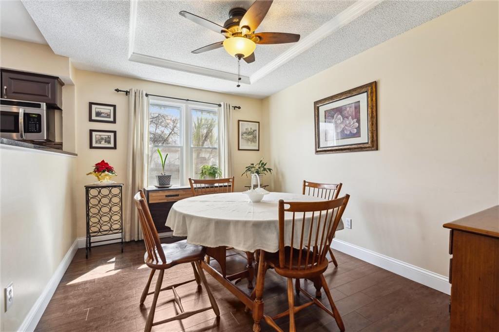 1015 E Oakview Street