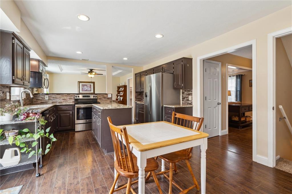 1015 E Oakview Street